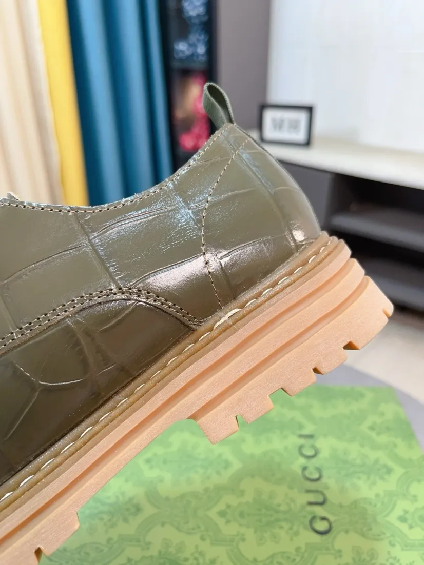 Men's shoes 💰500🌸🌸 (GUCCI) [can be made without label] G's new business boots are full-layer calfskin embossed with classic diamond pattern craftsmanship. They are high-end and classy, ​​versatile and have a full three-dimensional feel. They use raw rubber non-slip outsole. If you look closely, you will be addicted to the leather. You can't extricate yourself ~ the best on the market.          Fabric: Cowhide/Embossed Lining: Cowhide.          Please make a note when placing an order, size: 38-44 (37, 45, 46 can be customized and cannot be returned or exchanged)
